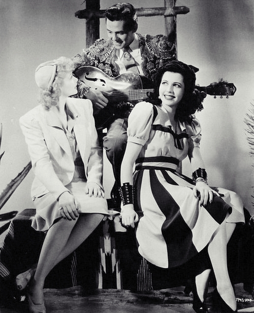 photo of girls from 1940 №15126 photo of girls from 1940 № 15125