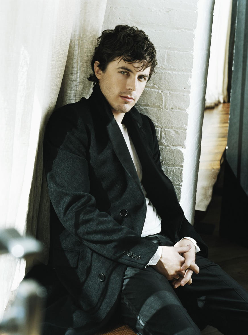 kinopoisk.ru-Casey-Affleck-1238543.jpg