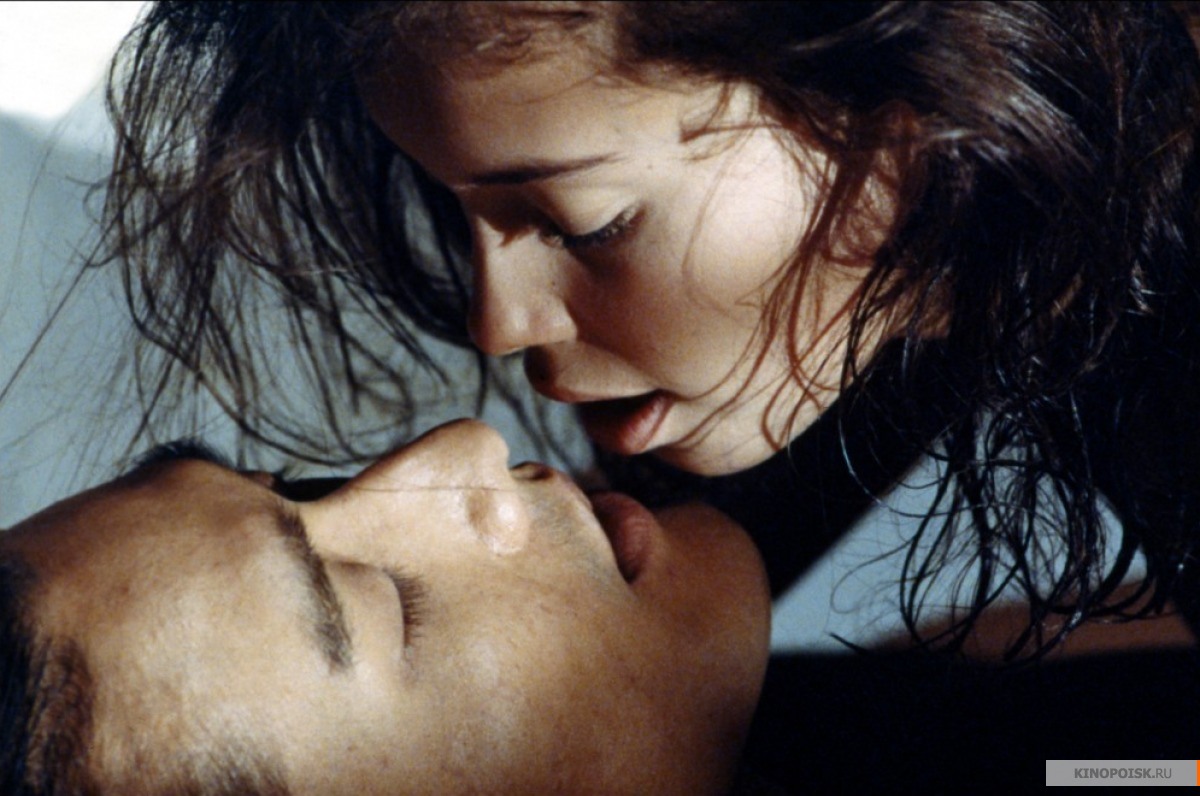 molodie-lyubovniki-i-lyubovnitsi-smotret-onlayn-porno-film-igri-pri-zhene