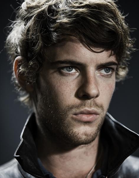 kinopoisk.ru-Harry-Treadaway-1926061.jpg