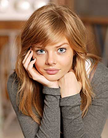 kinopoisk.ru-Samara-Weaving-1932145.jpg