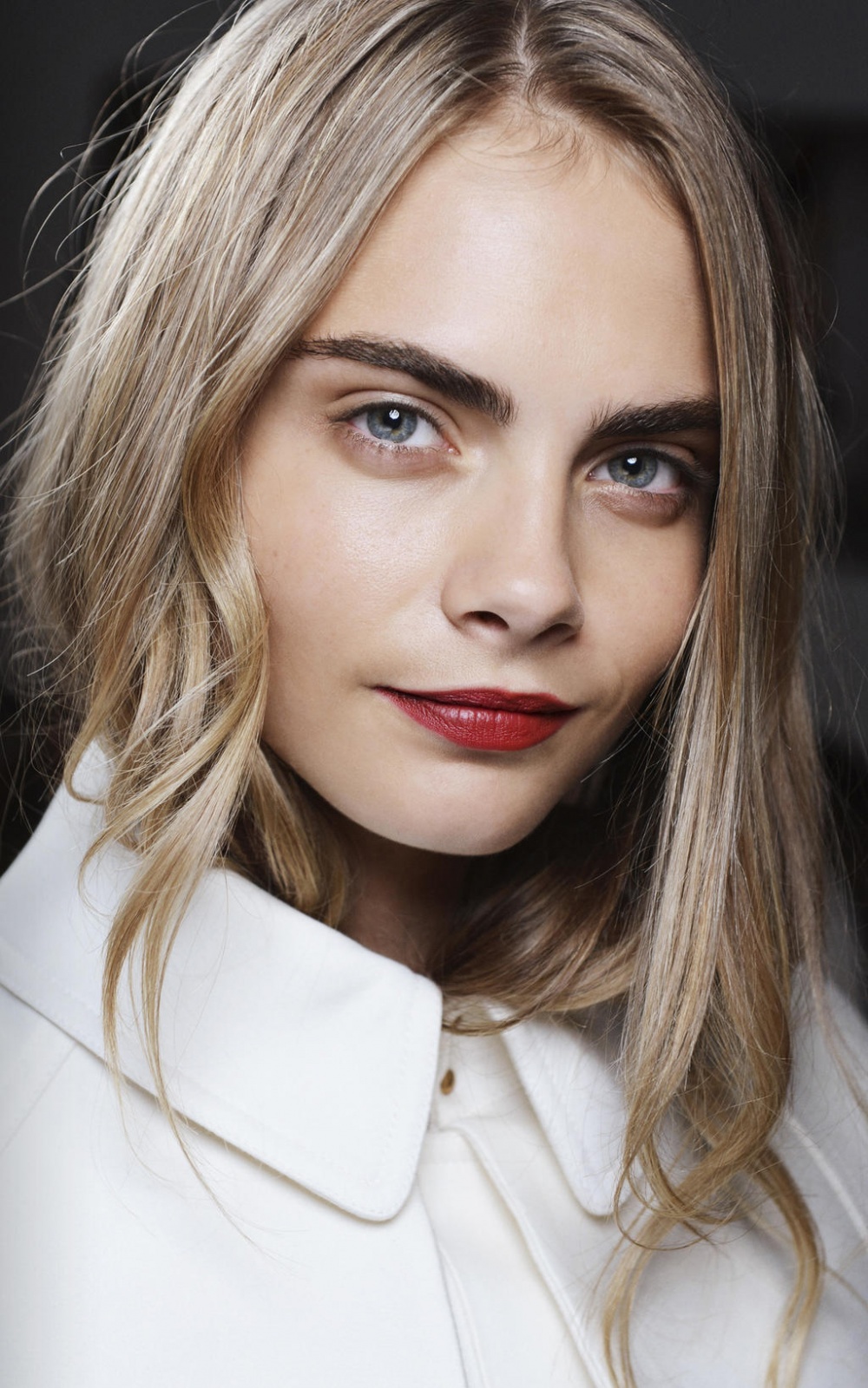 https://st.kp.yandex.net/im/kadr/2/0/1/kinopoisk.ru-Cara-Delevingne-2013818.jpg