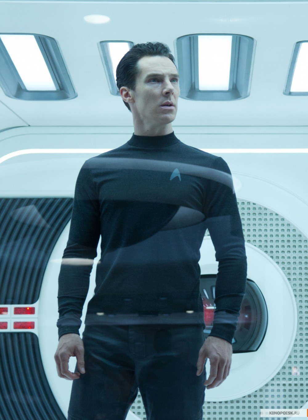 https://st.kp.yandex.net/im/kadr/2/1/5/kinopoisk.ru-Star-Trek-Into-Darkness-2157459.jpg