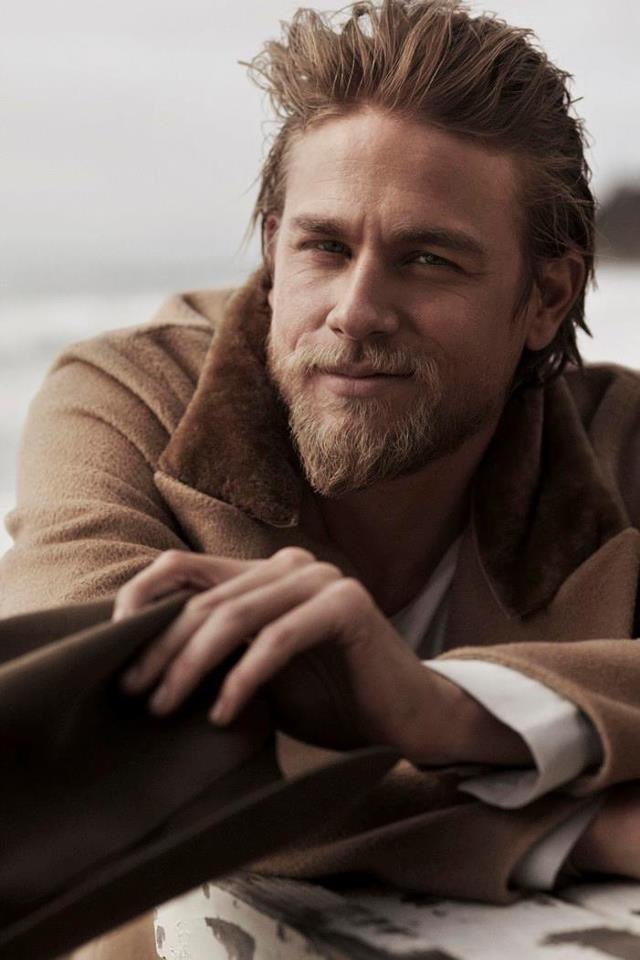 https://st.kp.yandex.net/im/kadr/2/1/9/kinopoisk.ru-Charlie-Hunnam-2198687.jpg