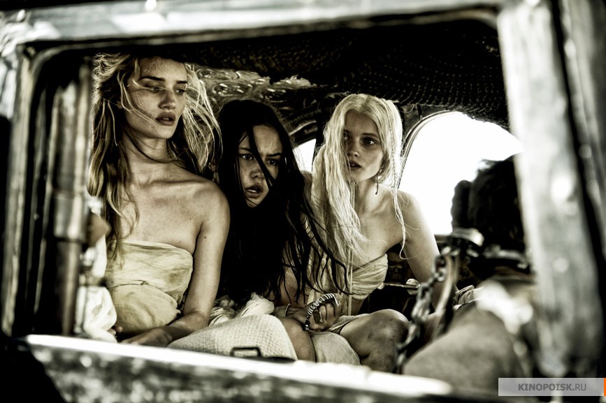 kinopoisk.ru-Mad-Max_3A-Fury-Road-258761