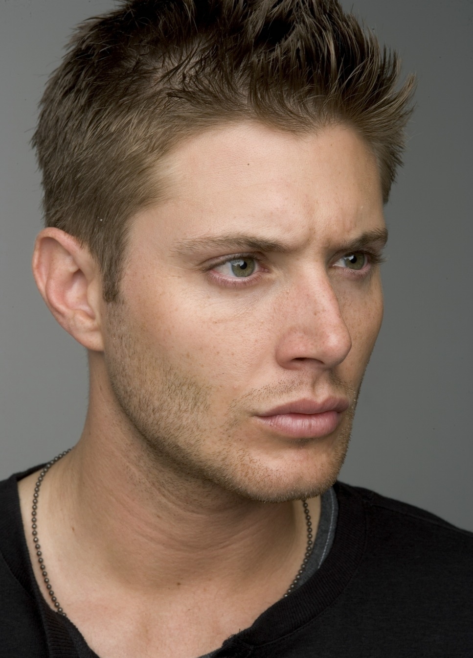 kinopoisk.ru-Jensen-Ackles-980133.jpg